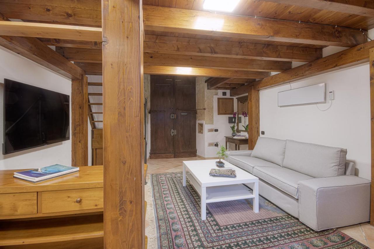 קליארי Right House - Small Garden In Old Town - Historical Castle District מראה חיצוני תמונה